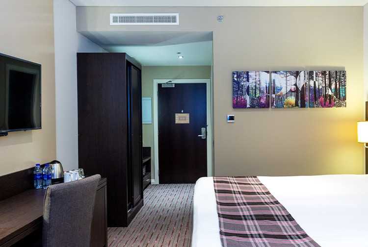 Premier Inn Al Jaddaf – Bedroom