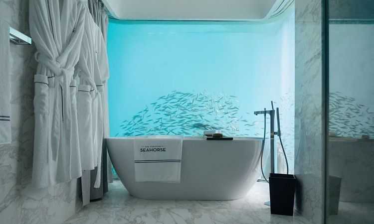 The Floating Seahorse – Bathroom