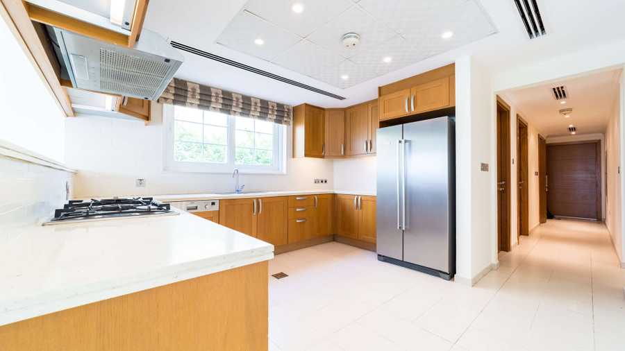 Legacy Nova – kitchen