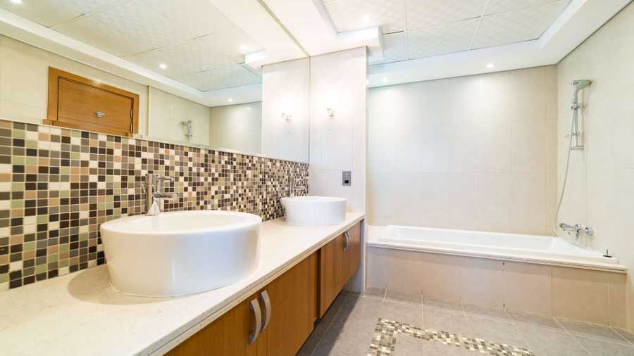 Legacy Nova – Bathroom