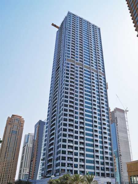 Dubai Star – Exterior