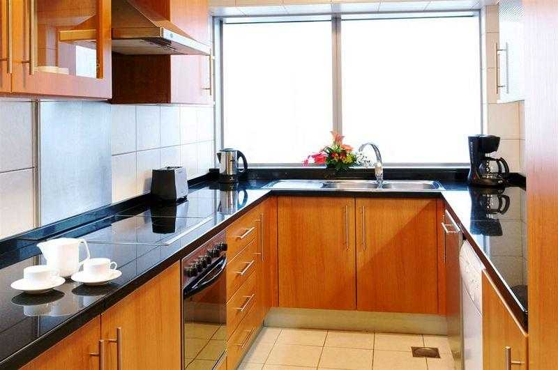 Chelsea Tower Suites & Apartments – Kitchen