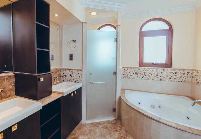 Orange Lake – Bathroom