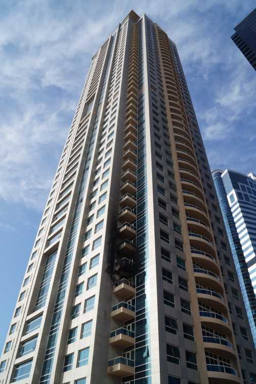 Lake Point Tower – Exterior