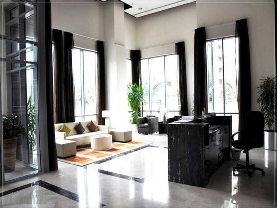 Golf Tower – Lobby