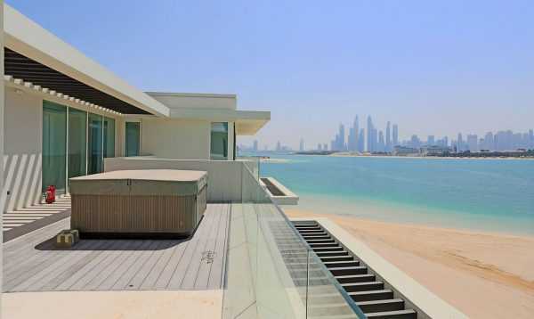 Ocean Breeze – Balcony