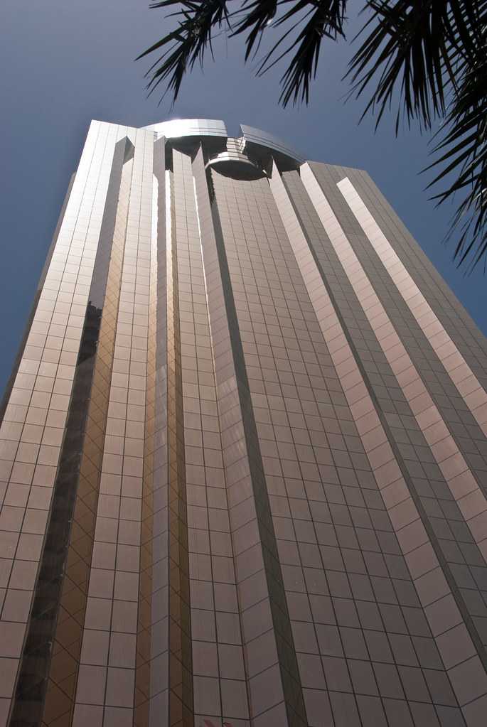 Al Moosa Tower 2 – Exterior