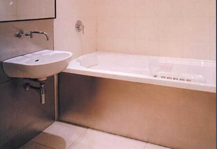 Bonnington Tower – Bathroom