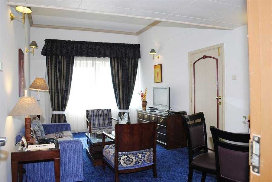 Ramee Guestline Hotel Apartments – Living Room