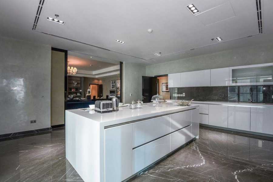 Emirates Crown – Kitchen